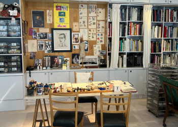 Nos bachelors plongent dans l’univers envoûtant d’Yves Saint Laurent